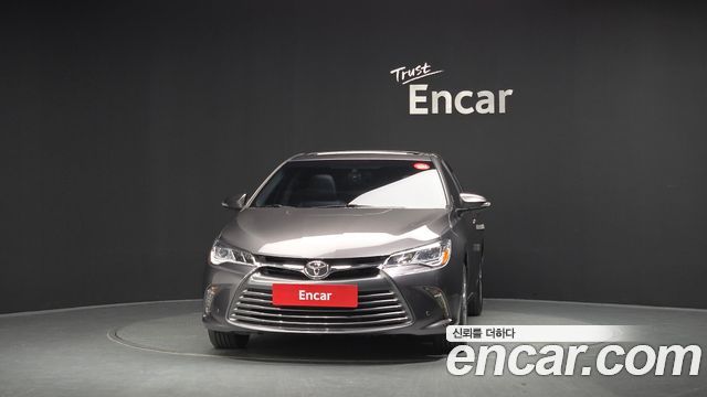 Toyota Camry 2.5 XLE — пробег 58 121 км — фото 3 из 5