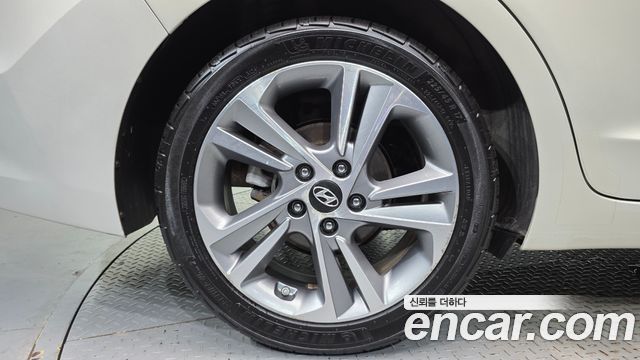 Hyundai AVANTE 1.6 GDI Premium — пробег 92 875 км — фото 5 из 5