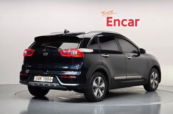 Kia Niro 1.6 Plug-in HEV Prestige — пробег 163 540 км — фото 2 из 5