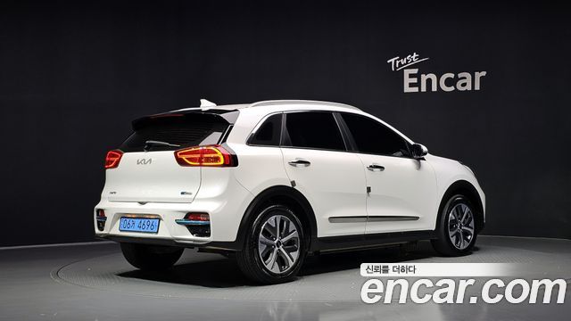 Kia Niro Prestige — пробег 159 134 км — фото 2 из 5