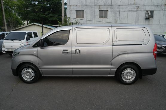 Hyundai Starex Van 3-Seater Style — пробег 52 220 км — фото 3 из 5