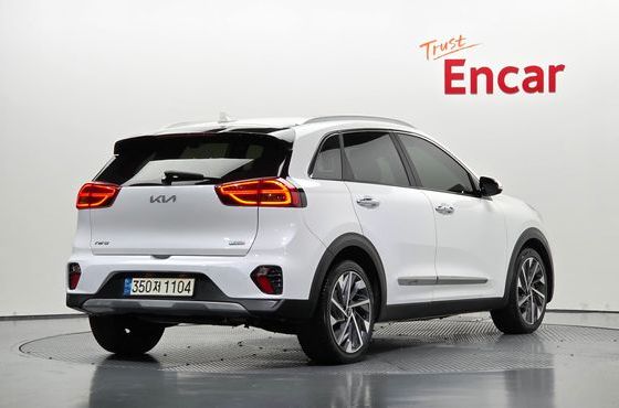 Kia Niro 1.6 HEV Signature — пробег 157 821 км — фото 2 из 5