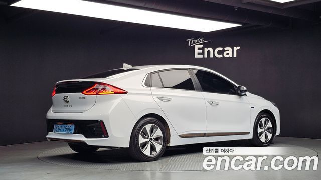 Hyundai Ioniq Q — пробег 66 341 км — фото 2 из 5
