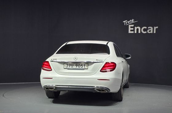 Mercedes-Benz E-Class E300 4MATIC Avnatgarde — пробег 101 677 км — фото 4 из 5