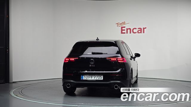 Volkswagen Golf 2.0 GTI — пробег 2 270 км — фото 4 из 5