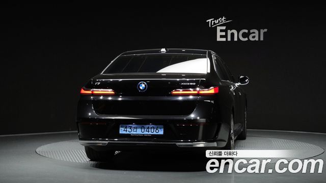 BMW i7 xDrive 60 Design Pure Excellence — пробег 49 517 км — фото 4 из 5
