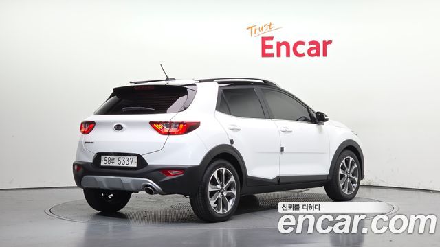 Kia Stonic из Кореи Encar