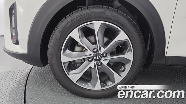 Kia Stonic из Кореи Encar