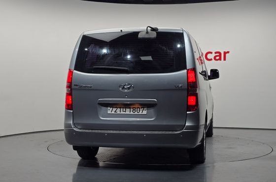 Hyundai Starex 12-Seater Wagon CVX Deluxe — пробег 66 563 км — фото 4 из 5