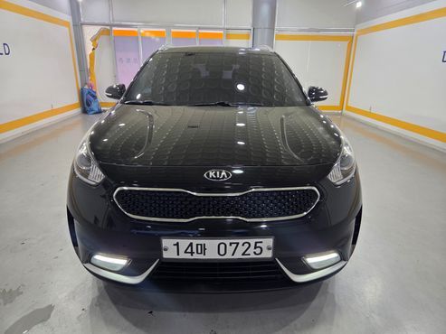 Kia Niro Luxury — пробег 122 880 км — фото 3 из 5