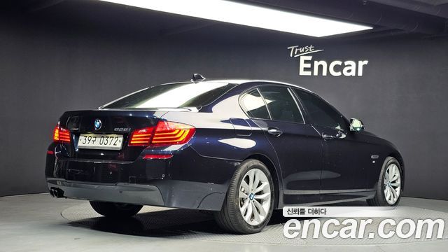 BMW 5-Series 528i xDrive M Aero Dynamic — пробег 241 349 км — фото 2 из 5