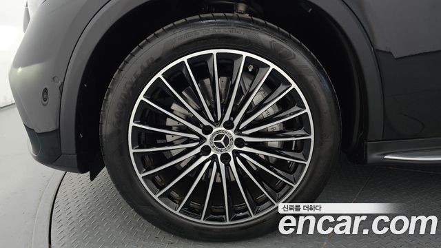 Mercedes-Benz GLC-Class GLC300 4MATIC AMG Line — пробег 8 858 км — фото 5 из 5