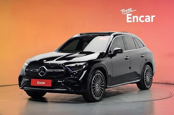 Mercedes-Benz GLC-Class GLC300 4MATIC AMG Line — пробег 8 858 км — фото 1 из 5