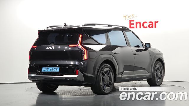 Kia EV9 Long Range 4WD GT Line — пробег 19 213 км — фото 2 из 5