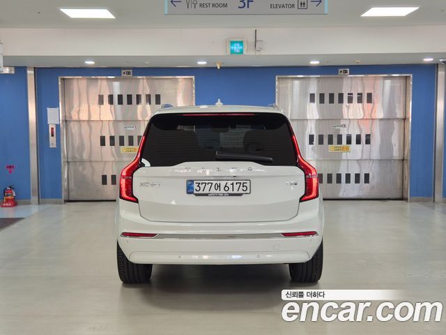 Volvo XC90 T8 Ultra Bright Hybrid — пробег 4 093 км — фото 4 из 5