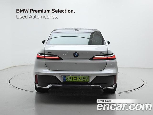BMW 7-Series 740i xDrive M Sport — пробег 4 419 км — фото 4 из 5
