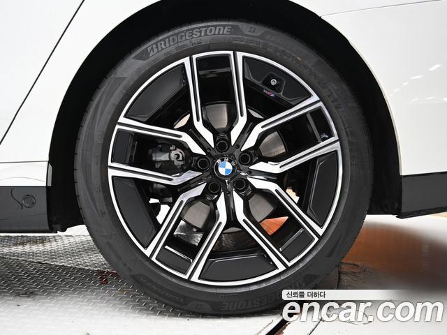 BMW 7-Series 740i xDrive M Sport — пробег 4 419 км — фото 5 из 5