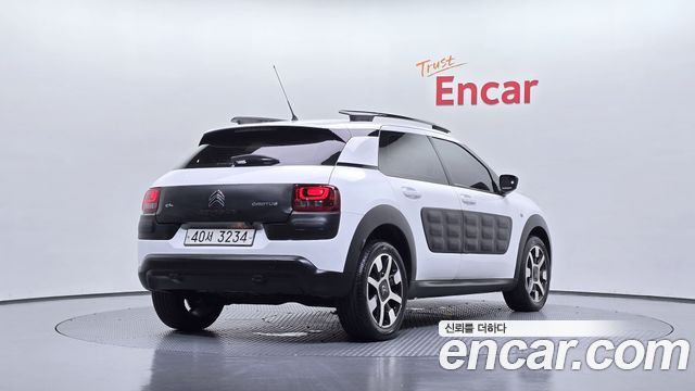 Citroen-DS C4 CACTUS 1.6 BlueHDi Shine — пробег 101 805 км — фото 2 из 5