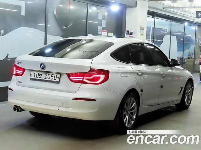 BMW Gran Turismo GT 320d xDrive — пробег 272 326 км — фото 4 из 5