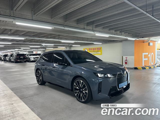 BMW iX xDrive M70 — пробег 833 км — фото 2 из 5