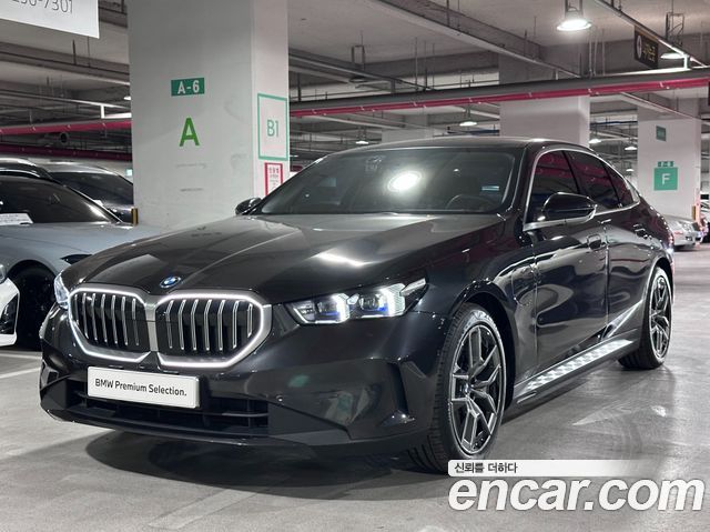 BMW 5-Series 530e — пробег 9 977 км — фото 3 из 5