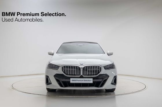 BMW 5-Series 520i M Sport — пробег 10 654 км — фото 3 из 5