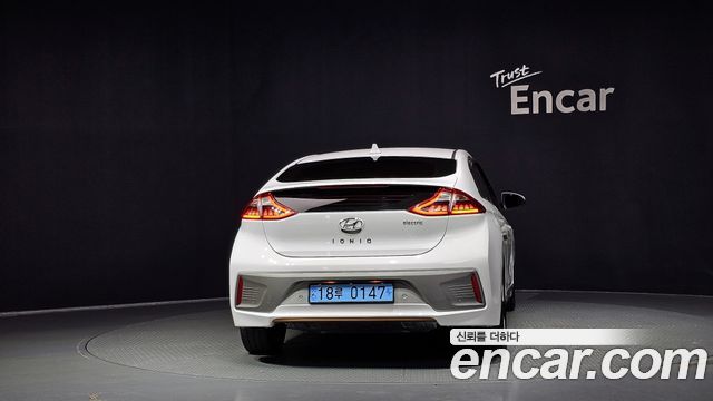 Hyundai Ioniq Q — пробег 209 814 км — фото 4 из 5