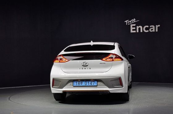 Hyundai Ioniq Q — пробег 209 814 км — фото 4 из 5