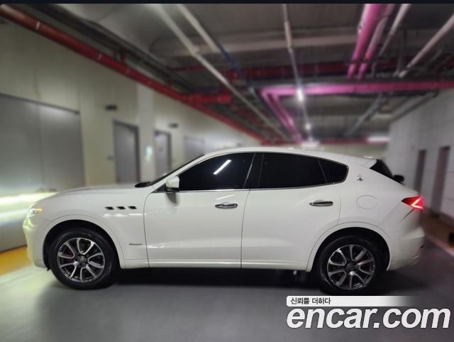 Maserati Levante из Кореи Encar