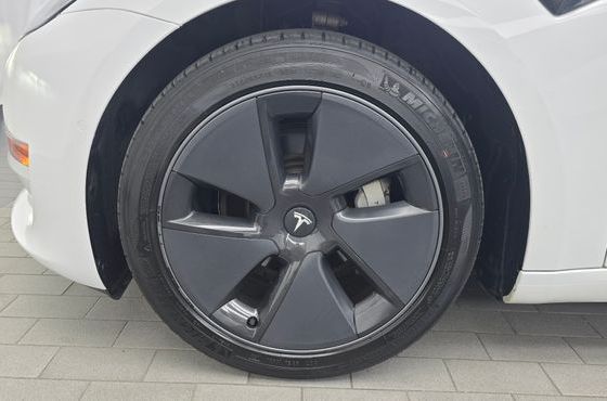 Tesla Model 3 Long Range AWD — пробег 102 706 км — фото 5 из 5