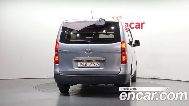 Hyundai Starex Van 3-Seater Style — пробег 314 618 км — фото 4 из 5