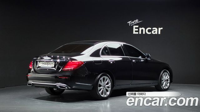 Mercedes-Benz E-Class из Кореи Encar