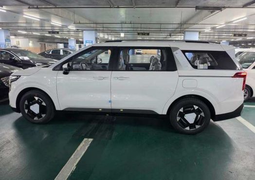 Kia Carnival HEV 9 seater Prestige — пробег 1 км — фото 5 из 5