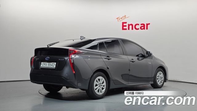 Toyota Prius из Кореи Encar