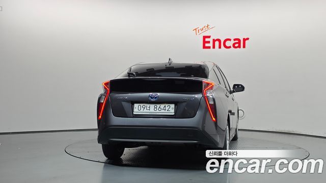 Toyota Prius из Кореи Encar