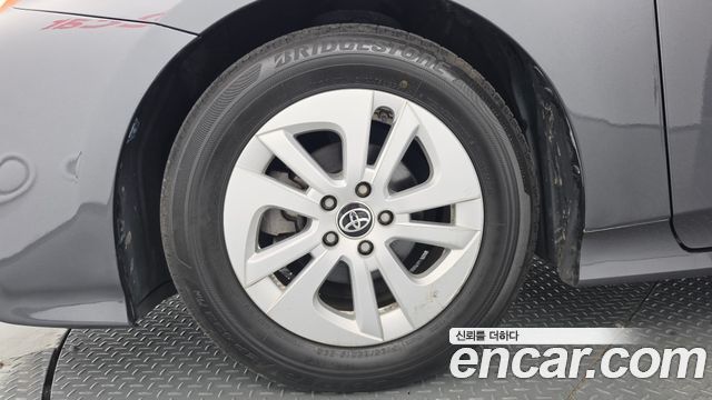 Toyota Prius из Кореи Encar