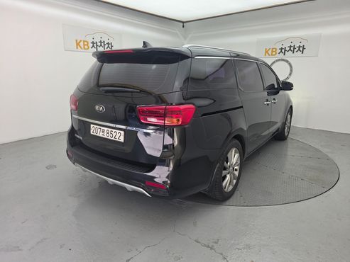 Kia Carnival 9-Seater Prstige — пробег 100 000 км — фото 2 из 5