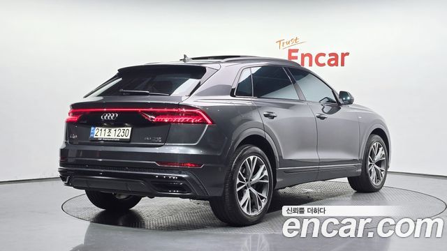 Audi Q8 55 TFSI Quattro Premium — пробег 59 783 км — фото 2 из 5