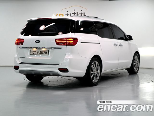 Kia Carnival из Кореи Encar