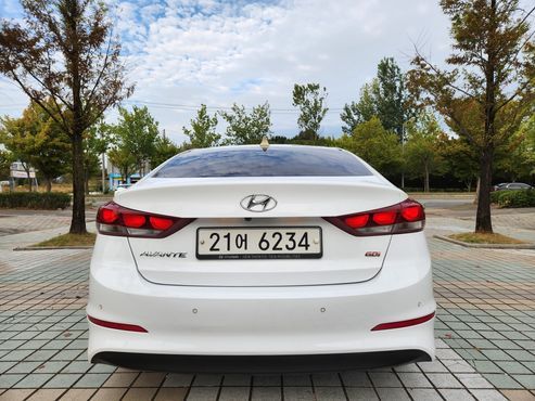 Hyundai AVANTE 1.6 GDI Value Plus — пробег 222 000 км — фото 4 из 5