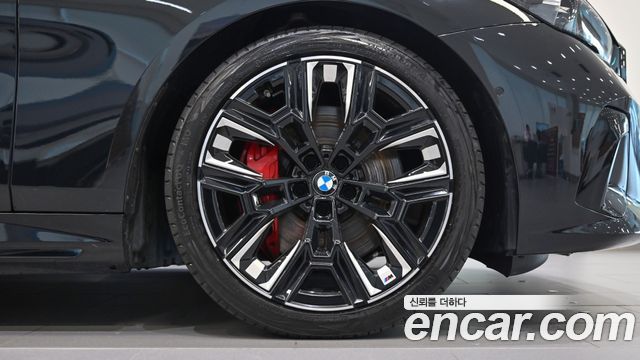 BMW i5 M60 xDrive — пробег 9 609 км — фото 5 из 5