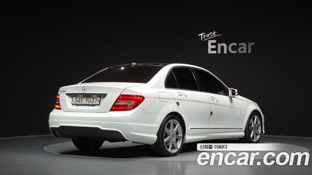 Mercedes-Benz C-Class C200 CGI Avantgarde Style Package — пробег 166 340 км — фото 2 из 5