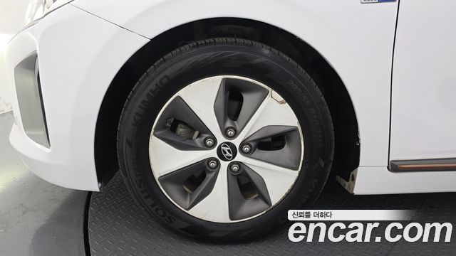 Hyundai Ioniq Q — пробег 118 615 км — фото 5 из 5