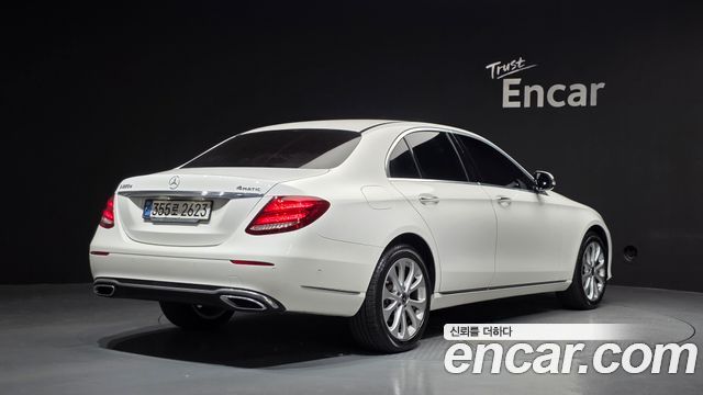 Mercedes-Benz E-Class E220d 4MATIC Exclusive — пробег 59 810 км — фото 2 из 5
