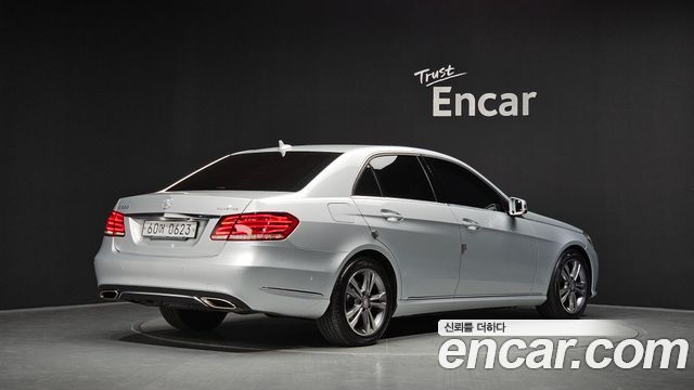 Mercedes-Benz E-Class E220 Bluetec Avantgarde — пробег 51 970 км — фото 2 из 5