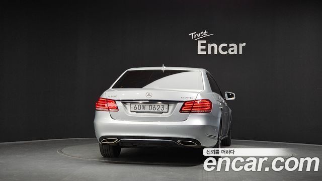 Mercedes-Benz E-Class E220 Bluetec Avantgarde — пробег 51 970 км — фото 4 из 5