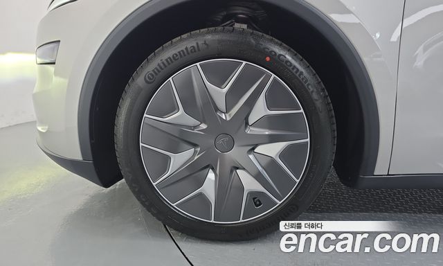 Tesla Model Y L Long Range AWD — пробег 127 км — фото 5 из 5