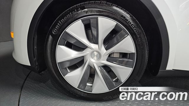 Tesla Model Y Long Range AWD — пробег 50 957 км — фото 5 из 5