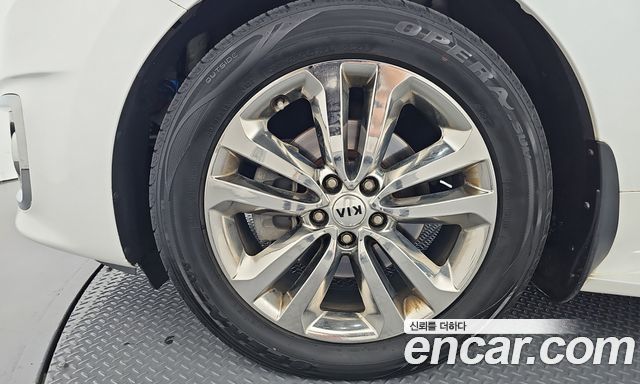Kia Carnival 7-seater Limousine VIP — пробег 136 714 км — фото 5 из 5