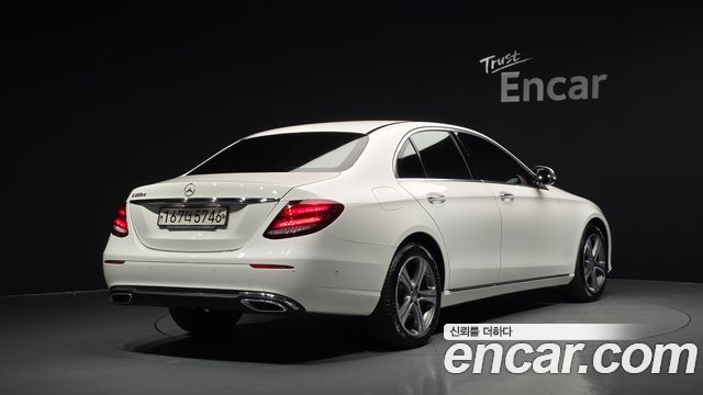 Mercedes-Benz E-Class из Кореи Encar